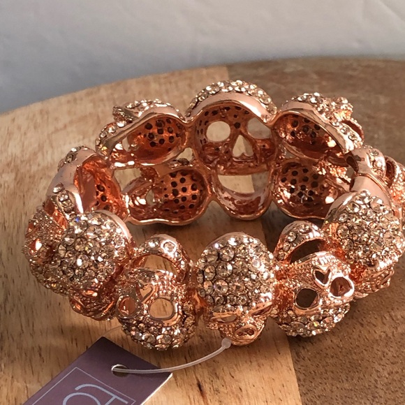 3 Pc Skull Halloween Jewelry Lot 2 Necklaces 1 Bracelet Some Imperfections - Picture 4 of 11